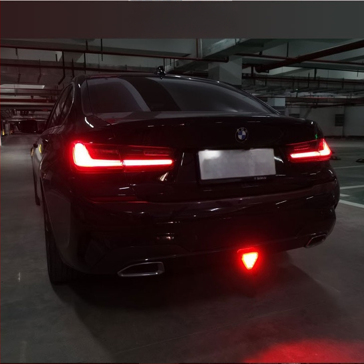 Univerzalna LED stražnja svjetla za automobil visoke svjetline, trokutasto pilotsko svjetlo na stražnjem dijelu, bljeskalica, svjetlo za vožnju i kočnicu