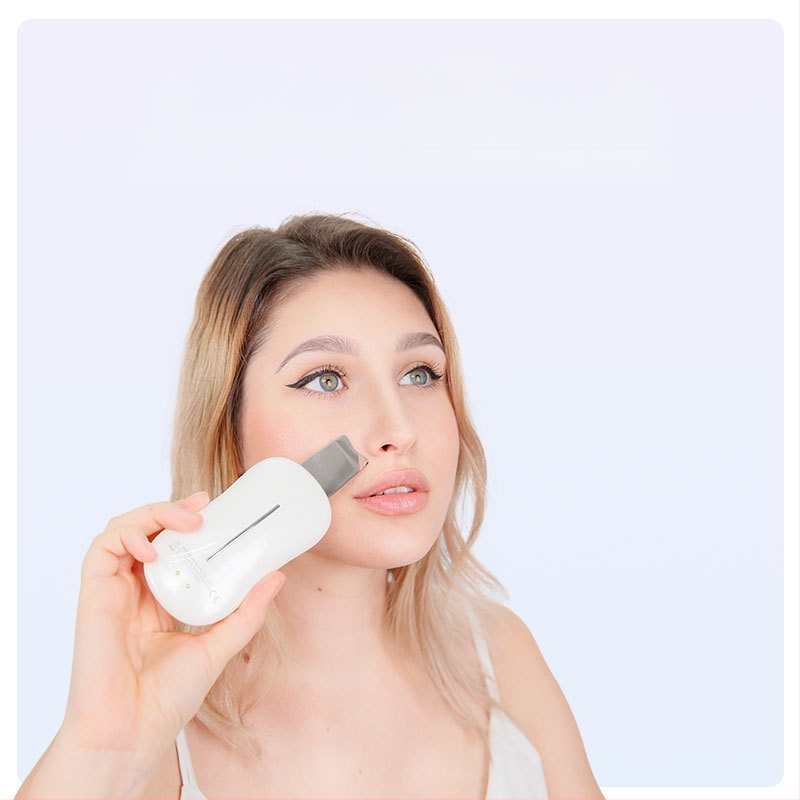 TOUCHBeauty aparat ultrasonor pentru curățare facială și eliminare a punctelor negre — portabil, rezistent la apă IPX8, baterie încorporată 300–500 mAh