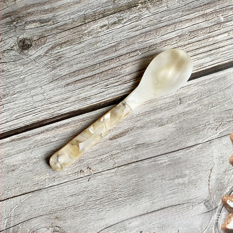 Set ceramic tacâm cu lingură, furculiță și cuțit, cu insertii din scoici și perle pentru desert, premium retro.