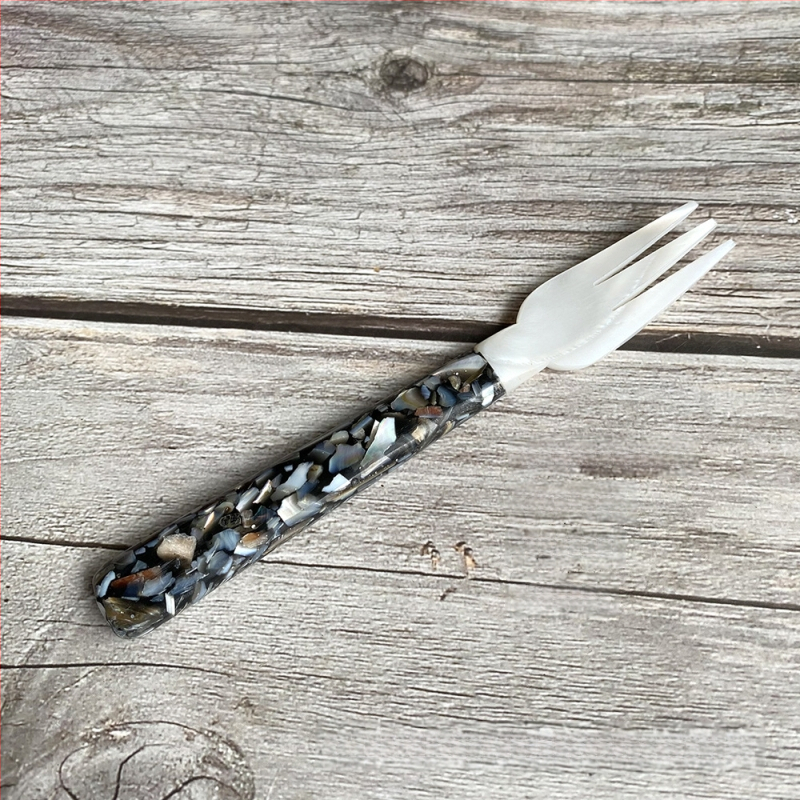 Set ceramic tacâm cu lingură, furculiță și cuțit, cu insertii din scoici și perle pentru desert, premium retro.