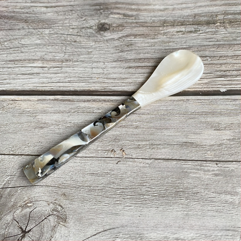 Set ceramic tacâm cu lingură, furculiță și cuțit, cu insertii din scoici și perle pentru desert, premium retro.