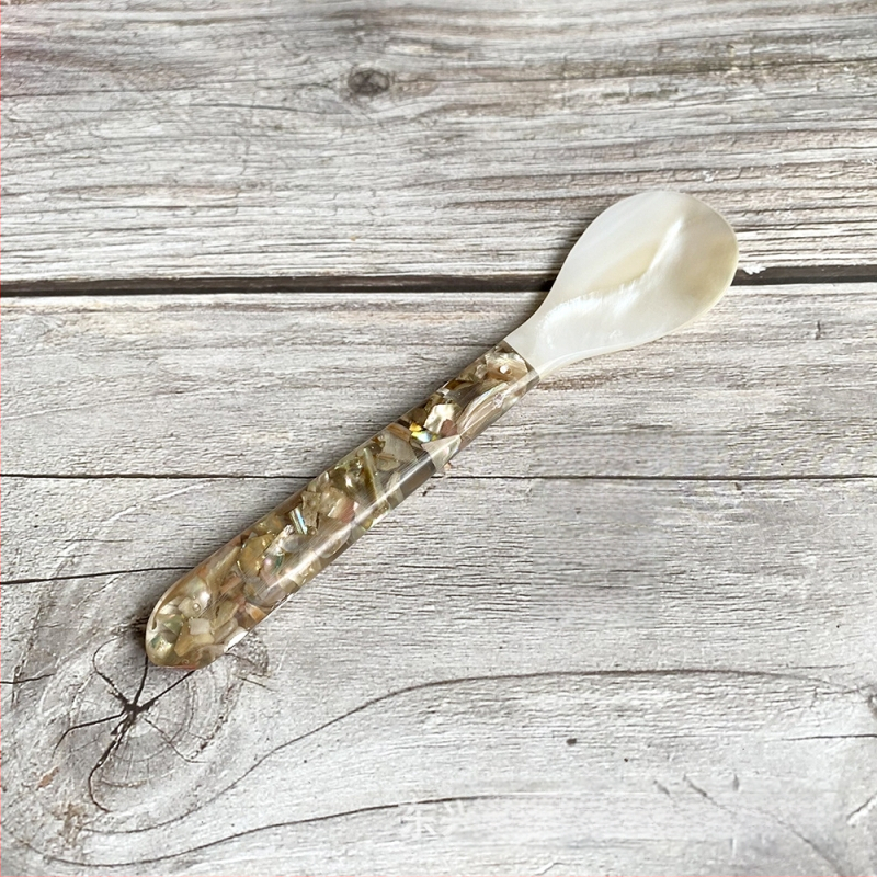 Set ceramic tacâm cu lingură, furculiță și cuțit, cu insertii din scoici și perle pentru desert, premium retro.