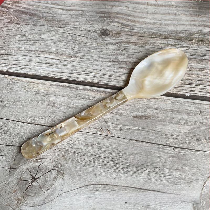 Set ceramic tacâm cu lingură, furculiță și cuțit, cu insertii din scoici și perle pentru desert, premium retro.