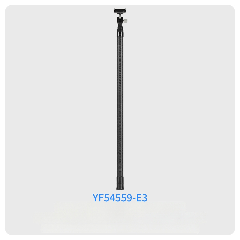 7-szakaszos teleszkópos selfie-sticka szénszálas és alumínium ötvözetből, 1/4 hüvelyk csatlakozással és action kamera kompatibilitás, teherbírás kevesebb mint 2 kg