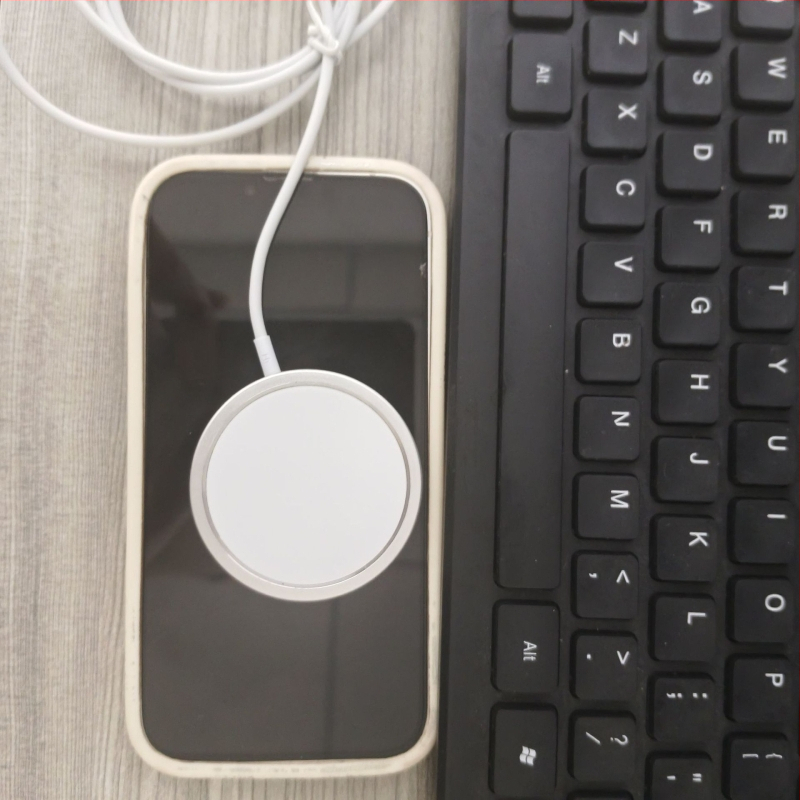 Безжично магнитно зарядно, Qi-съвместимо, магнитно захващане, изход 1W, преносимо зарядно за телефон