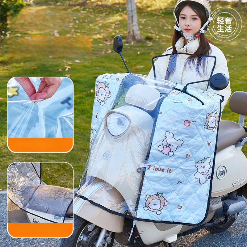 Предно ветробранно стъкло за електрически мотоциклет – прозрачно, водоустойчиво, слънцезащитно; модел 001; подходящо за мотори с огледало за обратно виждане и без кошница; материал: Oxford плат + пластмаса