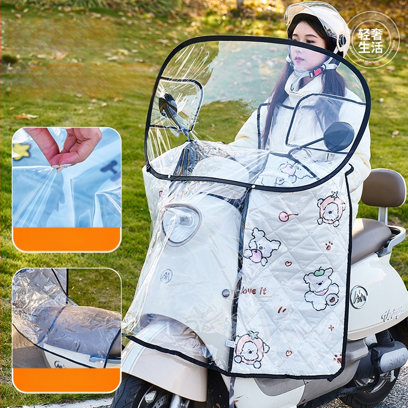 Предно ветробранно стъкло за електрически мотоциклет – прозрачно, водоустойчиво, слънцезащитно; модел 001; подходящо за мотори с огледало за обратно виждане и без кошница; материал: Oxford плат + пластмаса