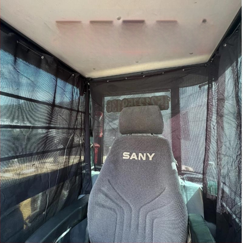 Ekskavaatori kabiini päikesekaitse - alumiiniumfoolium, riputatav, magnetiline kinnitus, universaalne ühilduvus