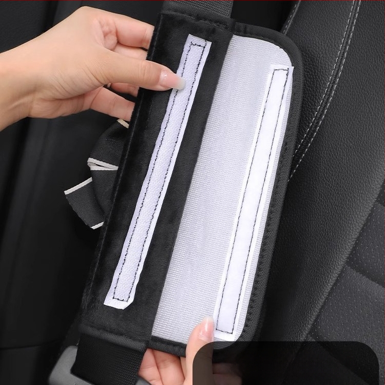 Protector de umăr pentru centura auto, design camelia, husă groasă (Brand: Fragrant; Material: Plush; Tip: Practic)