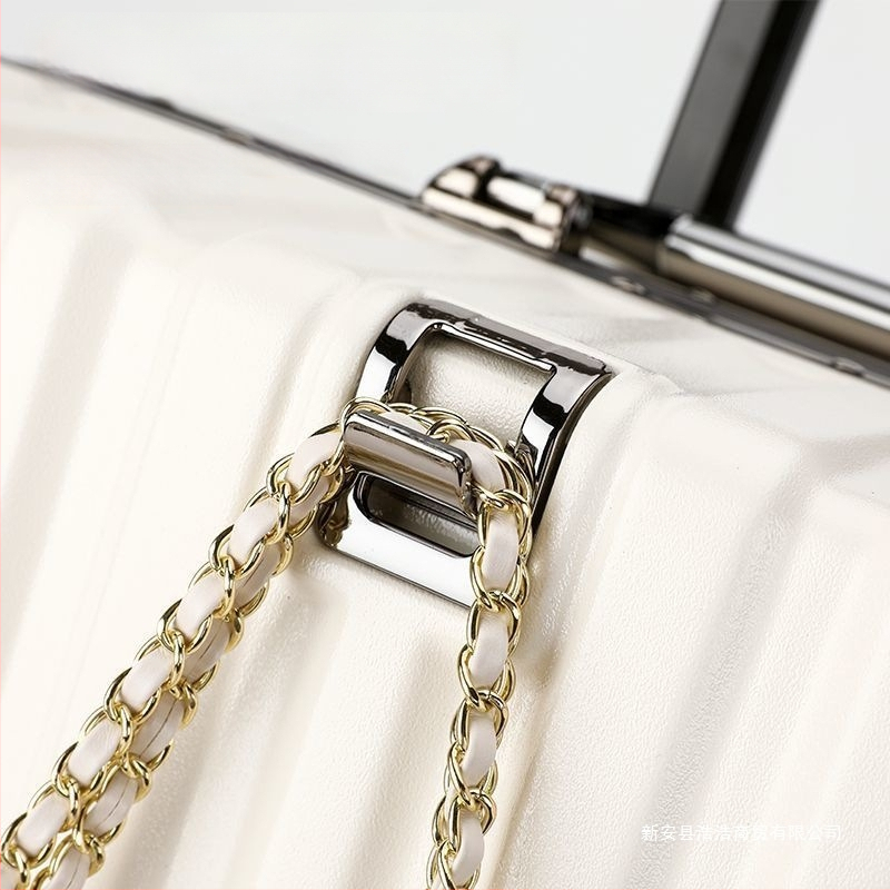 Putni kofer s karbonskim tijelom i aluminijskim okvirom, otvaranje na zatvarač, vodootporan, s proširivim slojem