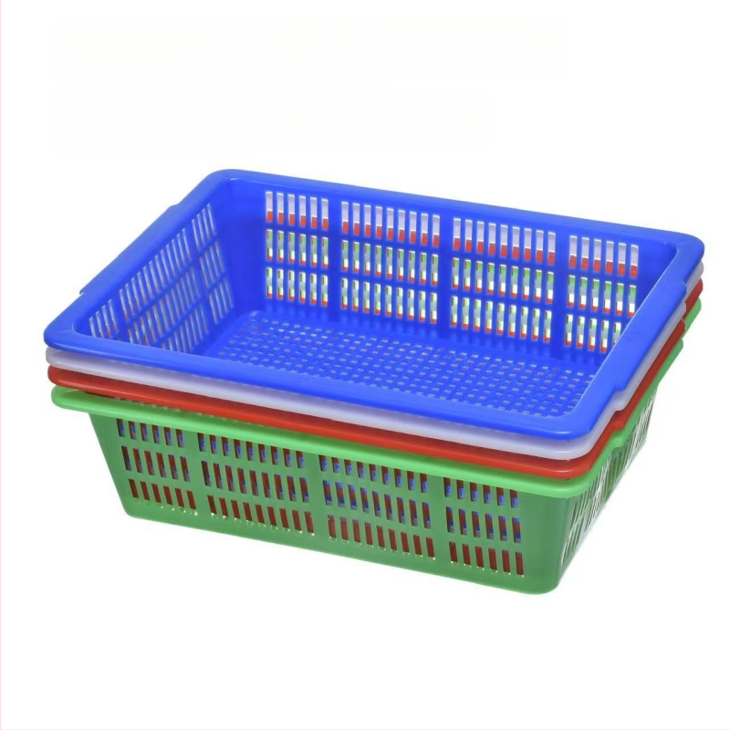 Műanyag tárolókosár négyzetes szitával és lefolyó funkcióval, modell 0361, PE anyag