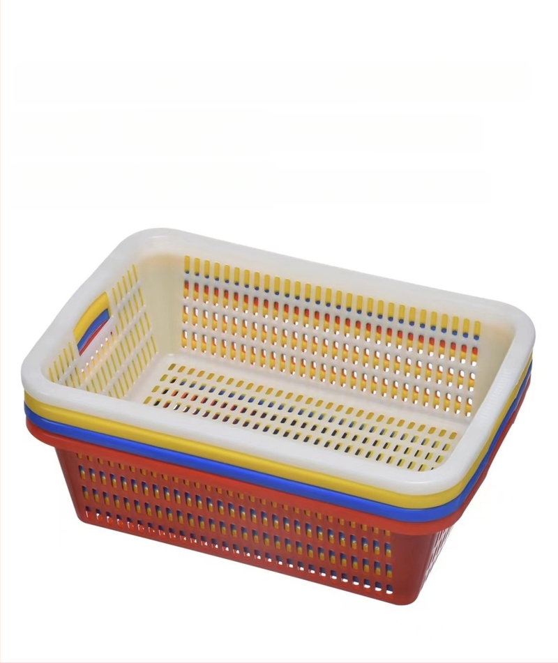 Műanyag tárolókosár négyzetes szitával és lefolyó funkcióval, modell 0361, PE anyag