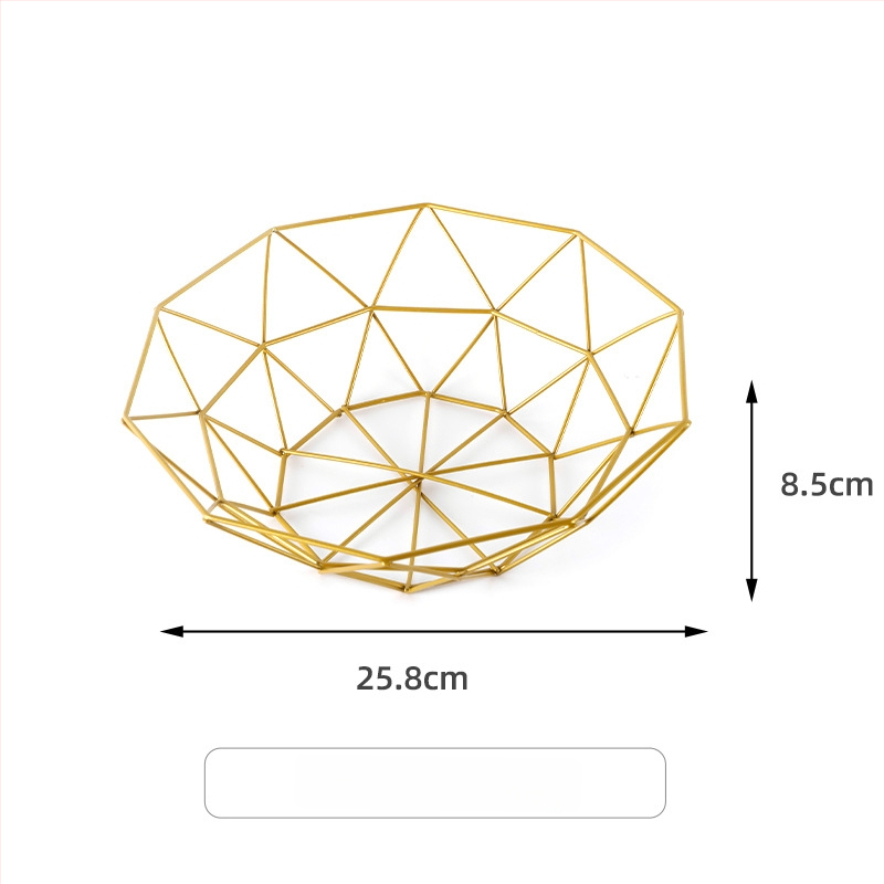 Vasból készült szabálytalan alakú gyümölcskosár konyhához és nappaliba, vízelvezető és tároló funkció, világos luxus retro stílus