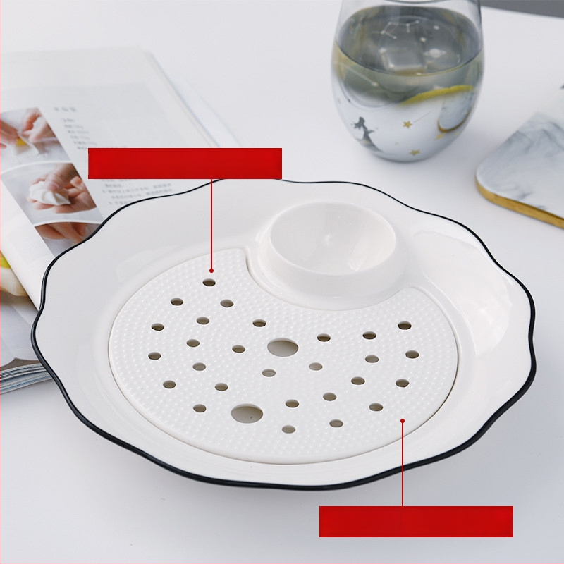 Keraamiline pelmeenide taldrik drenaažiga kahekihilise plaadi ja äädikaussiga — ümmargune, kaasaegne minimalistlik stiil