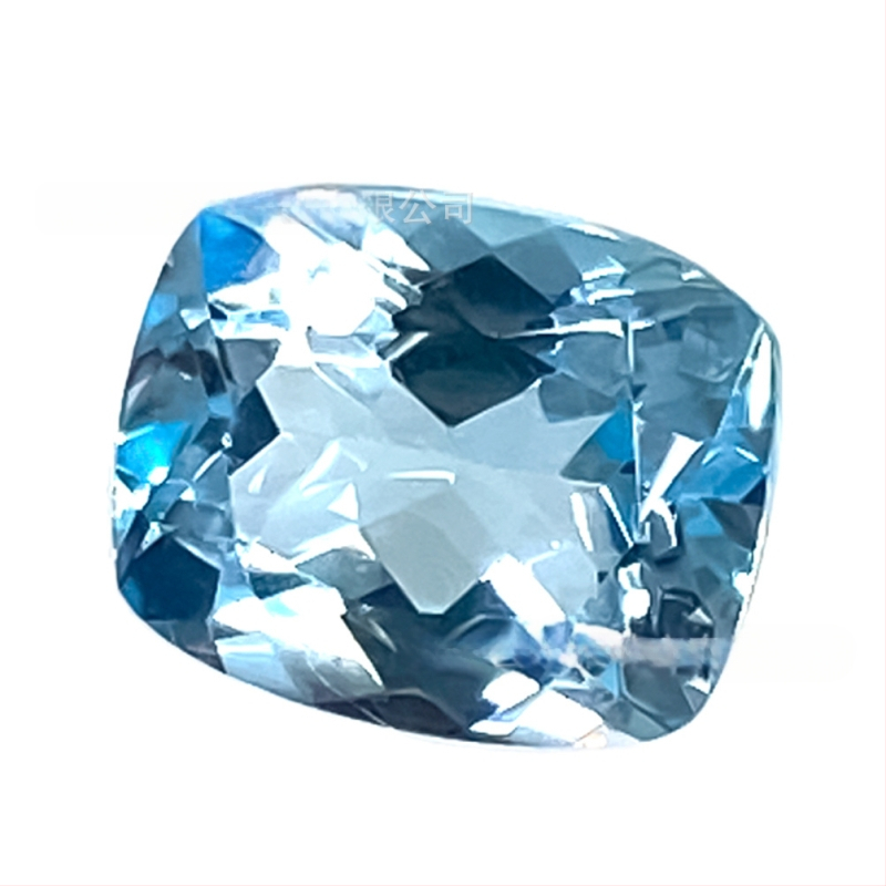Prirodni topaz cabochon – nebo plava, prirodni kamen, privjesak za lanac