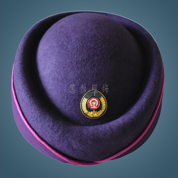 Șapcă de stewardesă din lână, țesătură twill, model monocrom, vârf sferic, margine plată (Lână; Țesătură twill; Monocrom; Vârf sferic; Margine plată)