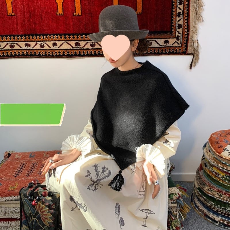 Πλεκτό τρίγωνο φουλάρι με φούντες - 100% μαλλί, τρίγωνο σχήμα, wrap στυλ, χειμερινή συλλογή 2025