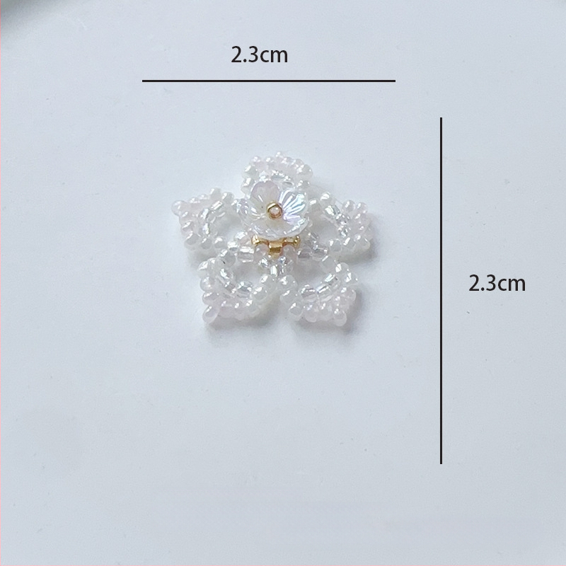 Broșă-clips florală din mărgele de sticlă, design fulg de zăpadă, croșetată manual, personalizabilă, ambalaj individual