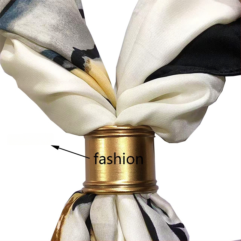 Selyemsál csat, hengeres alakú, cinkötvözet, galvanizált, aranyozott bevonat, egyszerű női stílus