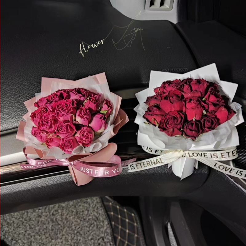 Difuzor auto de aromă cu buchet uscat de trandafiri eterni – decor auto și cadou pentru nuntă sau zi de naștere