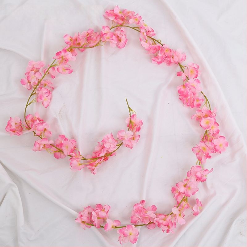 Viță artificială de cireș cu flori de satin, pentru decor interior, proiectată să se înfășoare în jurul conductelor