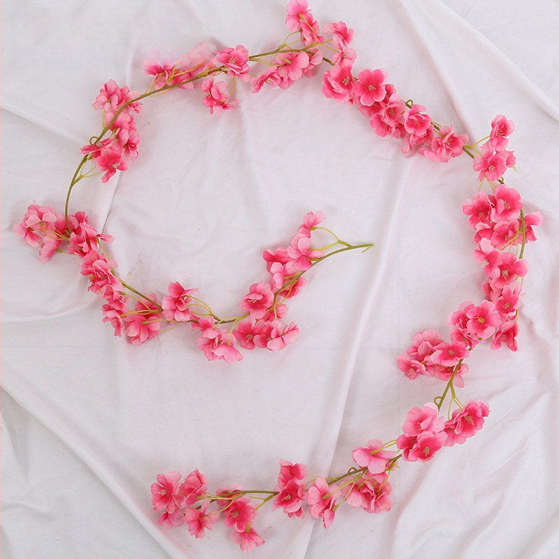 Viță artificială de cireș cu flori de satin, pentru decor interior, proiectată să se înfășoare în jurul conductelor