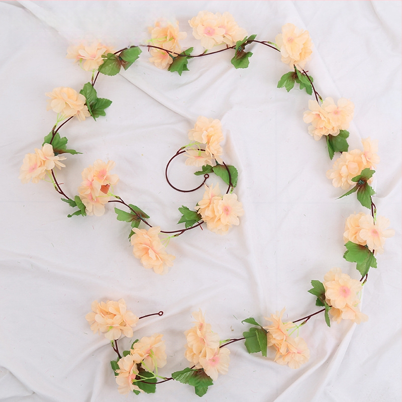 Viță artificială de cireș cu flori de satin, pentru decor interior, proiectată să se înfășoare în jurul conductelor