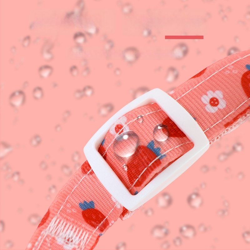 Augintinio harnasas ir pavadėlio rinkinys — karikatūrų raštas, austas audinys