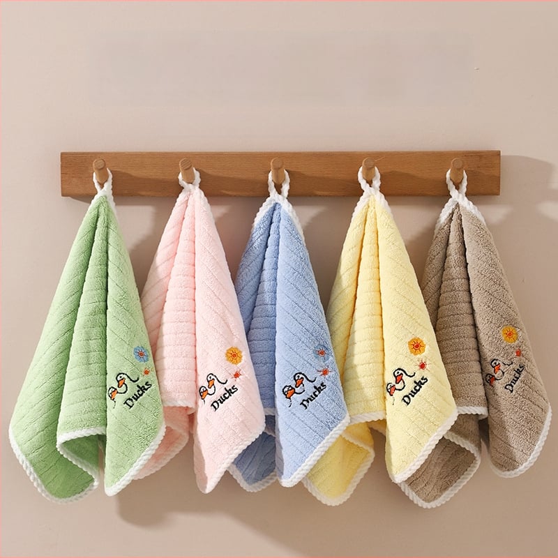 2 komplektai vaikų rankšluosčių – koralo velūras, siuvinėjimas, 150D siūlai, svoris mažiau nei 50 g