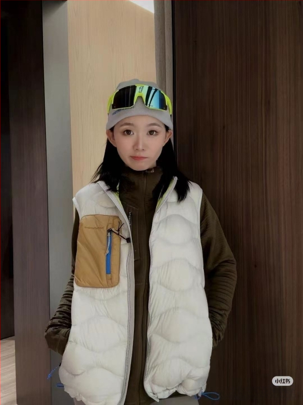 Γυναικείο γιλέκο από πούπουλα με στάσιμο γιακά, νάιλον εξωτερικό ύφασμα, γέμισμα από πούπουλα χήνας 86–90%, ευθεία γραμμή, μεσαίου μήκους (50–65 εκ.)