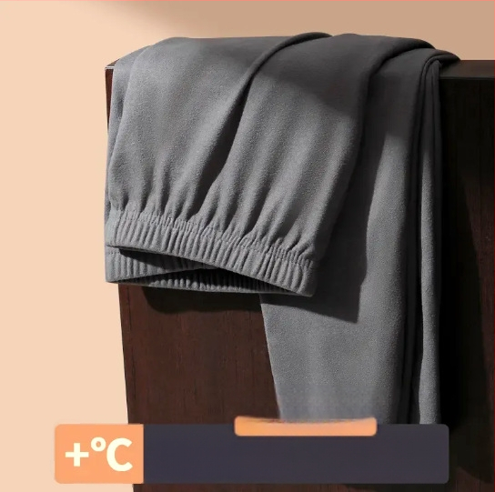 Vyriški terminiai kelniai su fliso vidine apdaila, viens spalvos poliesteris (181–200 g/m², 90–95% poliesterio, Išlaiko šilumą)