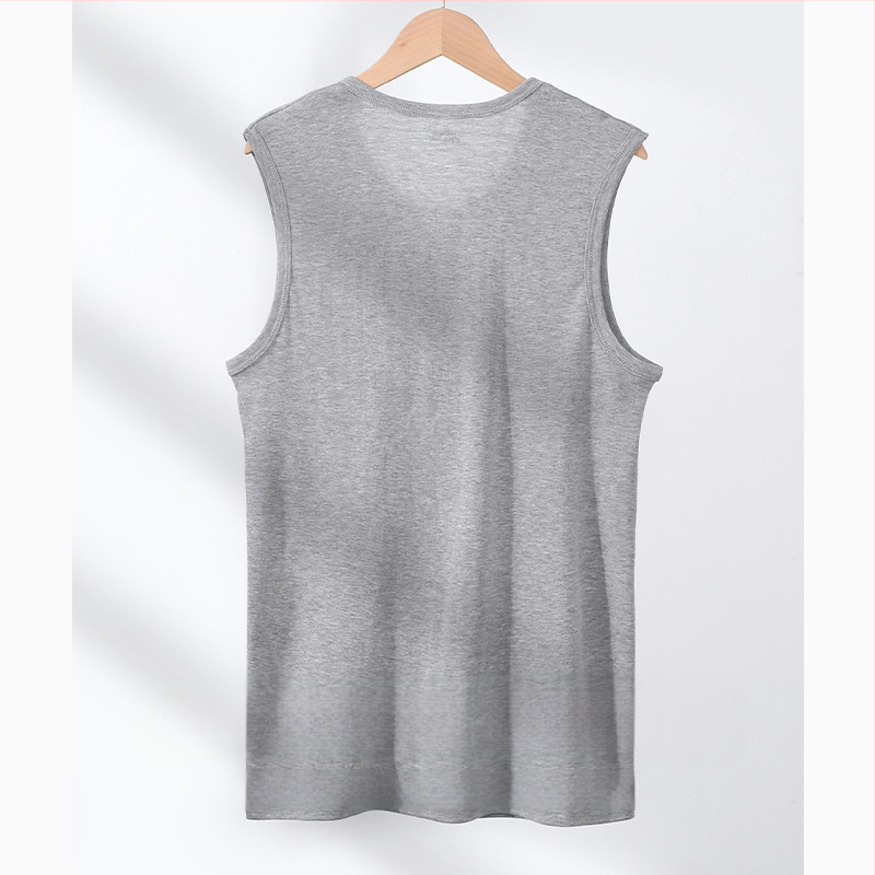 Мъжки потник с широки рамене, V-образно деколте, 100% памук, свободна кройка, тегло на тъканта 161–180 g/m2, за всички сезони