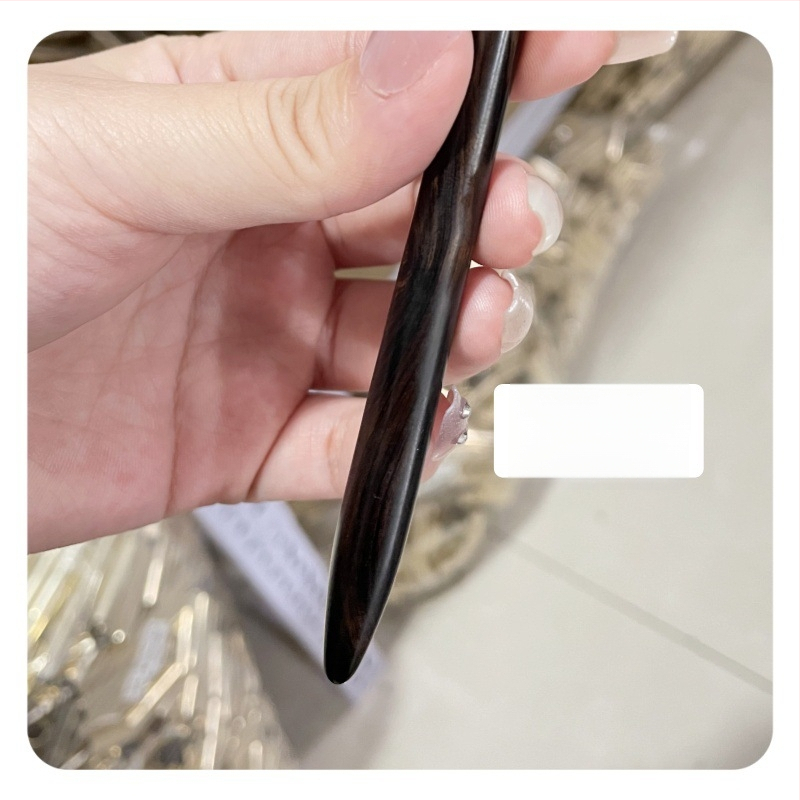 Наклонена четка за вежди с козина от енот, ебонова дръжка, дълга дръжка, единична опаковка