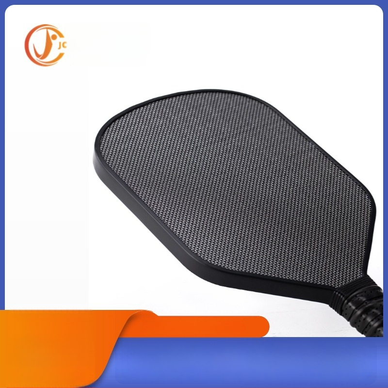 Monster Planet teniso raketė, anglies pluošto rėmas, raketės tipas: tiesus smūgis, skirta vidutiniams ir pažengusiems žaidėjams