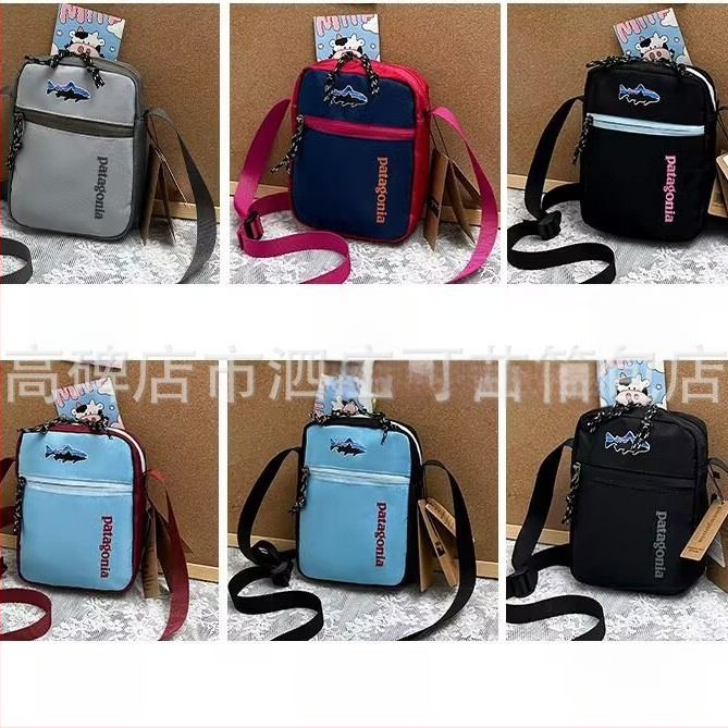 Uniszex kültéri váll- és keresztpántos táska Oxford anyagból, cipzár, nylon bélés, függőleges négyzet alakú, belső zseb