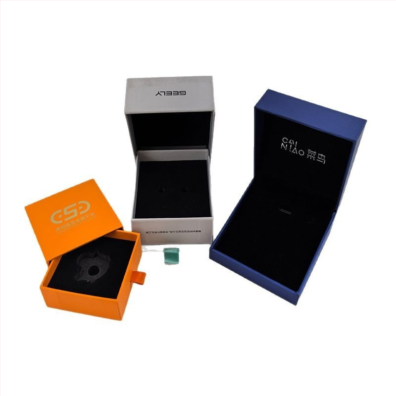 Magnētiska dāvanu kutija rotaslietām no kartona (Kartona konstrukcija; Magnētiska aizvēršana; Rotaslietu iepakojums; Zīmols Kunyu; Produkta kods 2025349162)