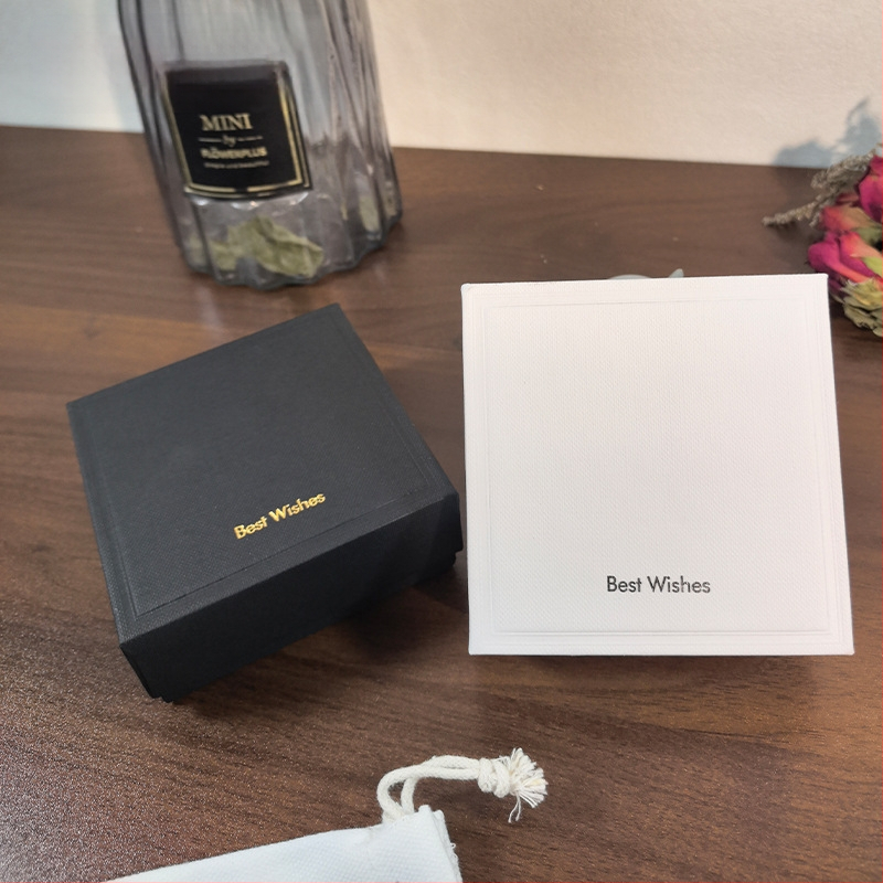 Rotaslietu uzglabāšanas kastīte prsteniem un rokassprādzēm, pielāgota, viegla grezna stila (materiāls: papīrs/kartons; pielāgošana: jā; iepakojuma tips: iepakojuma kastīte; zīmols: Xieying)