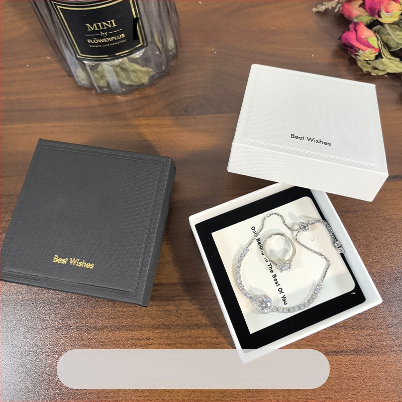 Rotaslietu uzglabāšanas kastīte prsteniem un rokassprādzēm, pielāgota, viegla grezna stila (materiāls: papīrs/kartons; pielāgošana: jā; iepakojuma tips: iepakojuma kastīte; zīmols: Xieying)