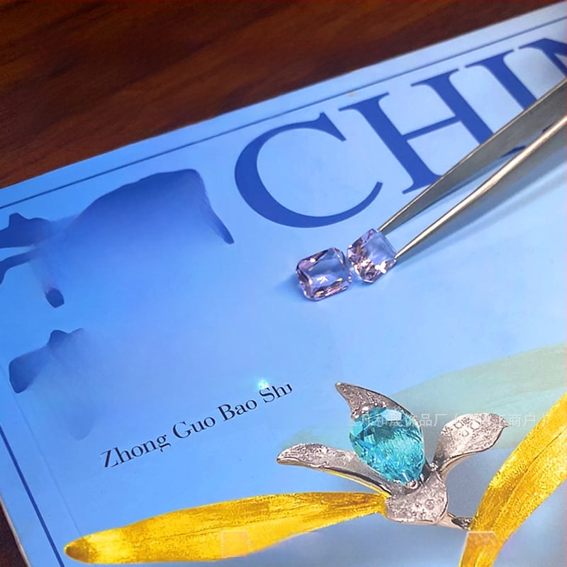 Rotaslietu komplekts - Kristālā materiāls, puse mehāniska un puse manuāla ražošana, OEM un pielāgošana, 10 apstrādes vienības, dienas jauda 100, apstrāde piegādāti materiāli pieejama