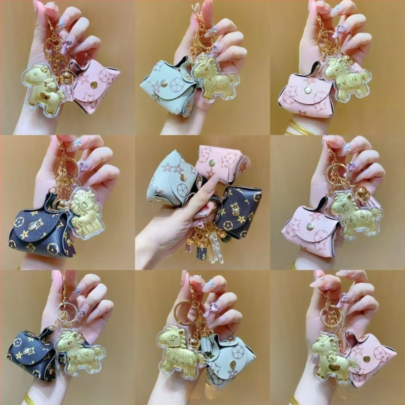 Κλειδοθήκη Nothing - χρυσό περιεχόμενο, μοντέρνος μινιμαλισμός, κατάλληλο ως επιχειρηματικό δώρο