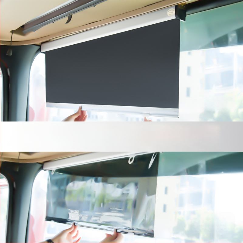 Krovininės automobilio saulės skydelis – dviejų paskirčių, automatiškai išsitempiantis filmas (aliuminio folija; tvirtinimas su siurbtukais; svoris 780 g; universalus modelis; logotipo spausdinimas)