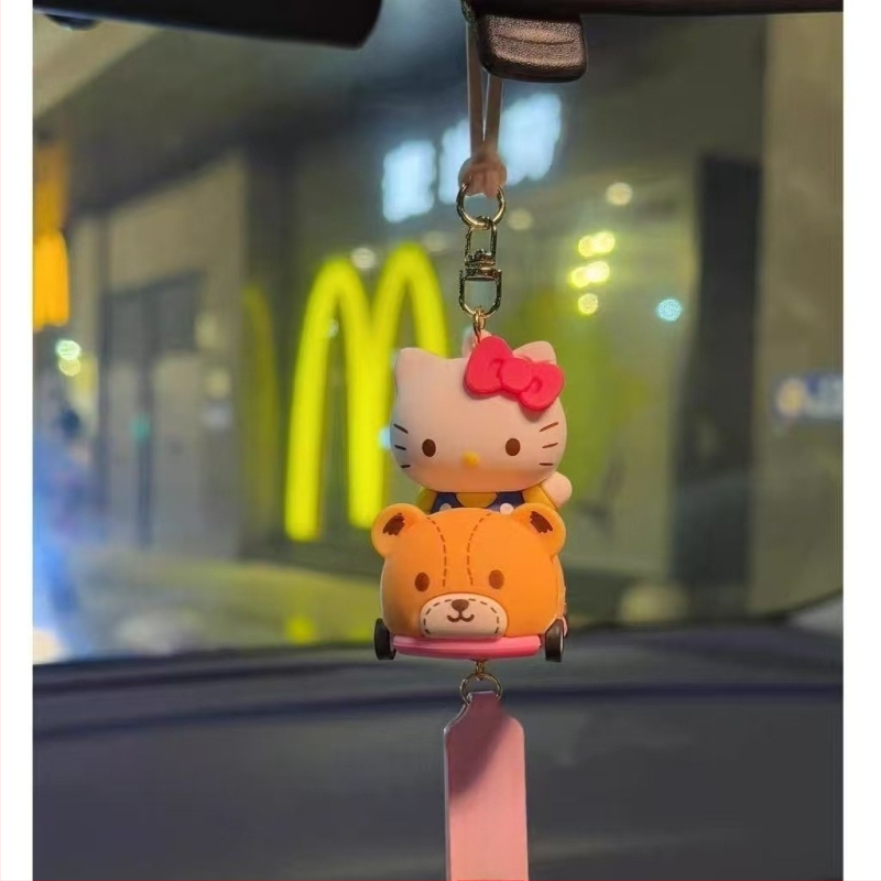 Automobilio galinio vaizdo veidrodžio pakabukas su katės motyvu, interjerui; Medžiaga: Mišinys, Stilius: Animacinis, Klasifikacija: Automobilių papuošalai