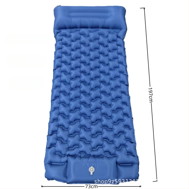 Felfújható kemping matrac beépített pumpával, nedvességálló felülettel, kétszintes kialakítás, kézi felfújás, maximális teher 200 kg, súly 960 g