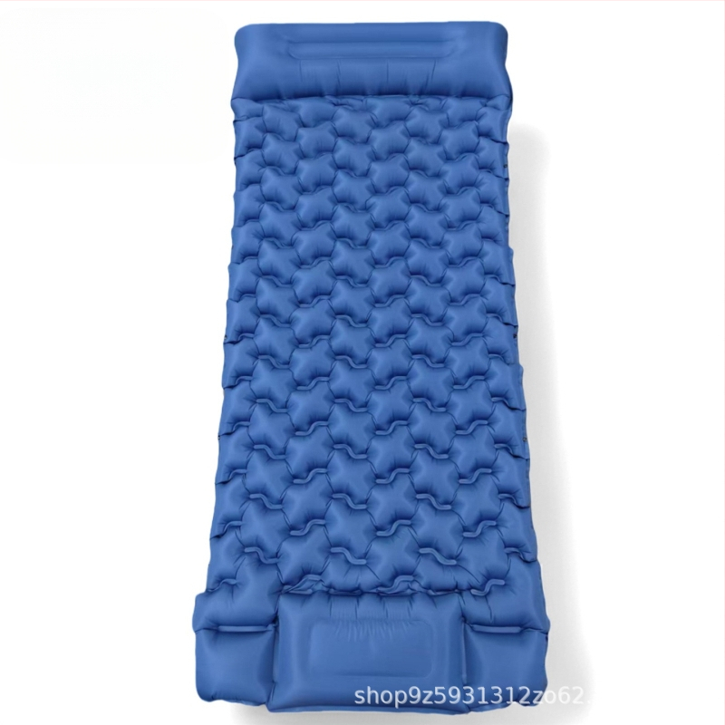 Felfújható kemping matrac beépített pumpával, nedvességálló felülettel, kétszintes kialakítás, kézi felfújás, maximális teher 200 kg, súly 960 g