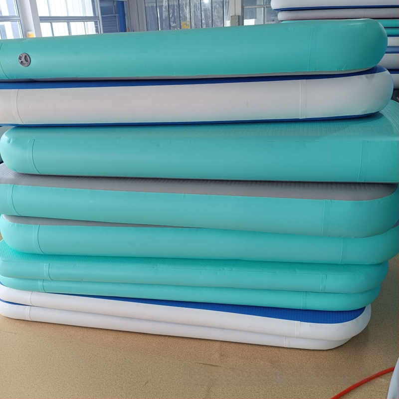 Felfújható jóga matrac – PVC, 1 személy, 7 kg, kézi pumpával felfújható, tartozékok: lábpumpa és javító készlet