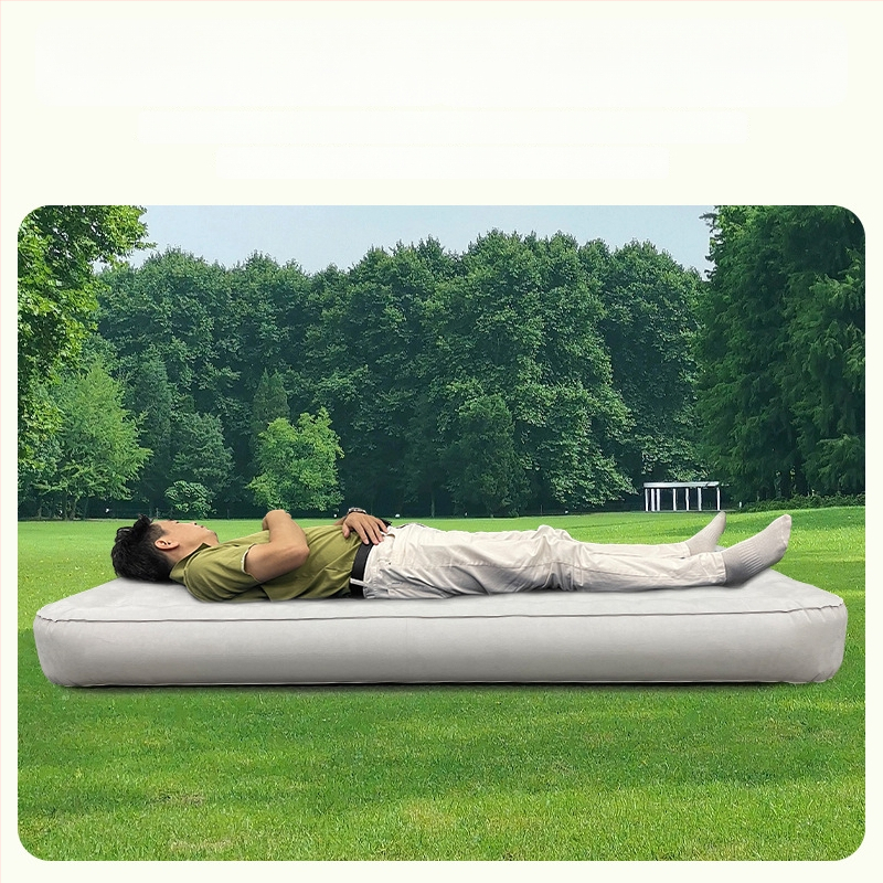 Kempingező felfújható ágy — Hongze márka, felület poliészter pongee TPU-val, tömeg 2000 g, max terhelhetőség 400 kg