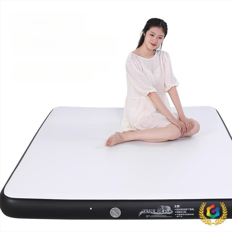 Felfújható autóágy csomagtartóban történő alváshoz, felület Space Fabric, súly 6,1–12,5 kg