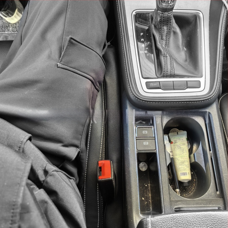 Automobilio sėdynės spragos nuotėkio prevencijos juosta – oda, Suderinama su visais modeliais, be pritaikymo