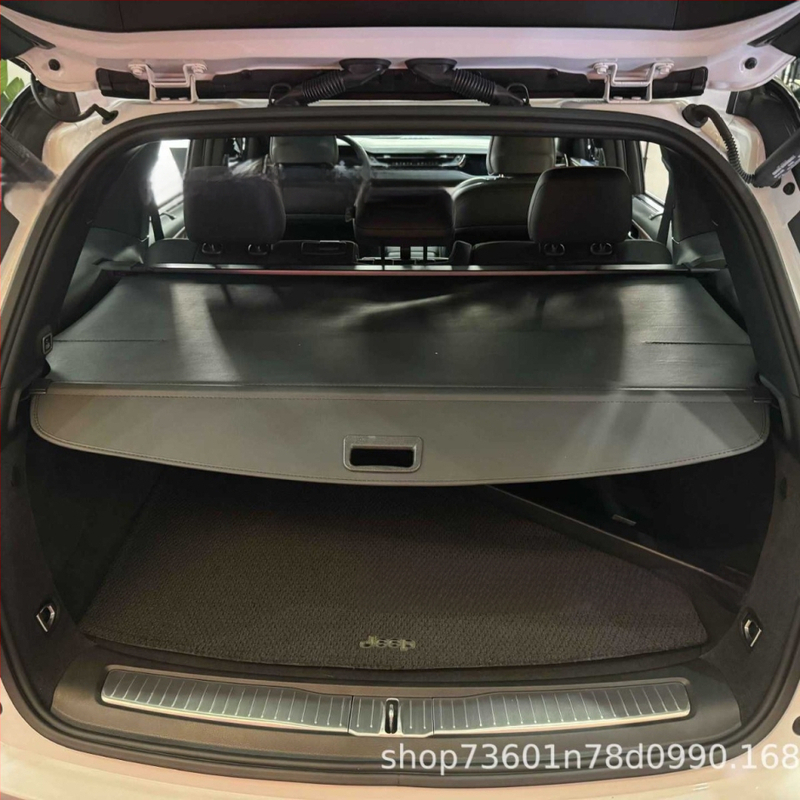 Odinė bagažinės užuolaida Jeep Grand Cherokee ir Liberty, teleskopinė, pritaikoma