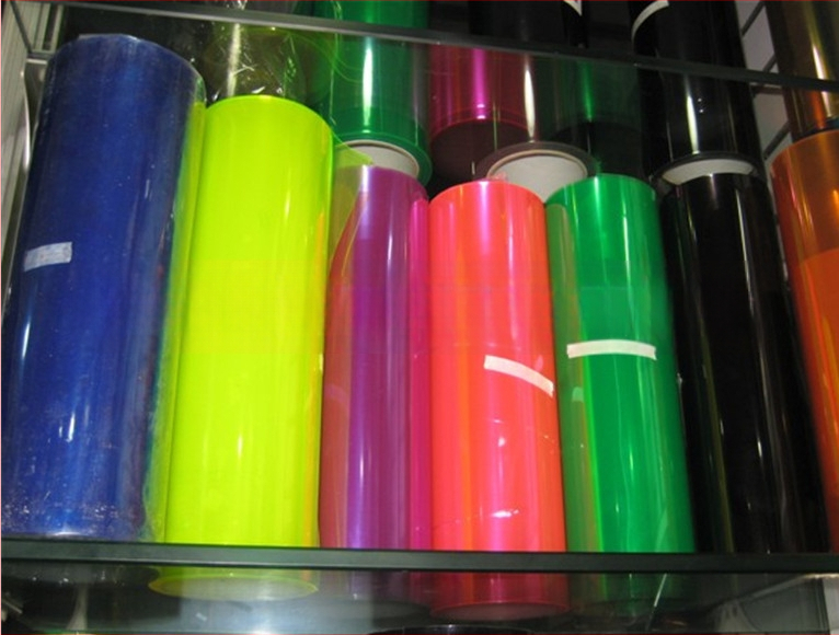 Auto lukturu krāsu maiņas plēve (PVC) — gaismas caurlaidība 90%, siltumizolācija 80%, piemērots vispārējiem modeļiem